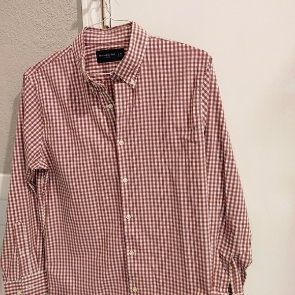 Ambercrombie & Fitch long sleeved men's Button Down Medium Men's Shirt. EUC - Picture 7 of 7